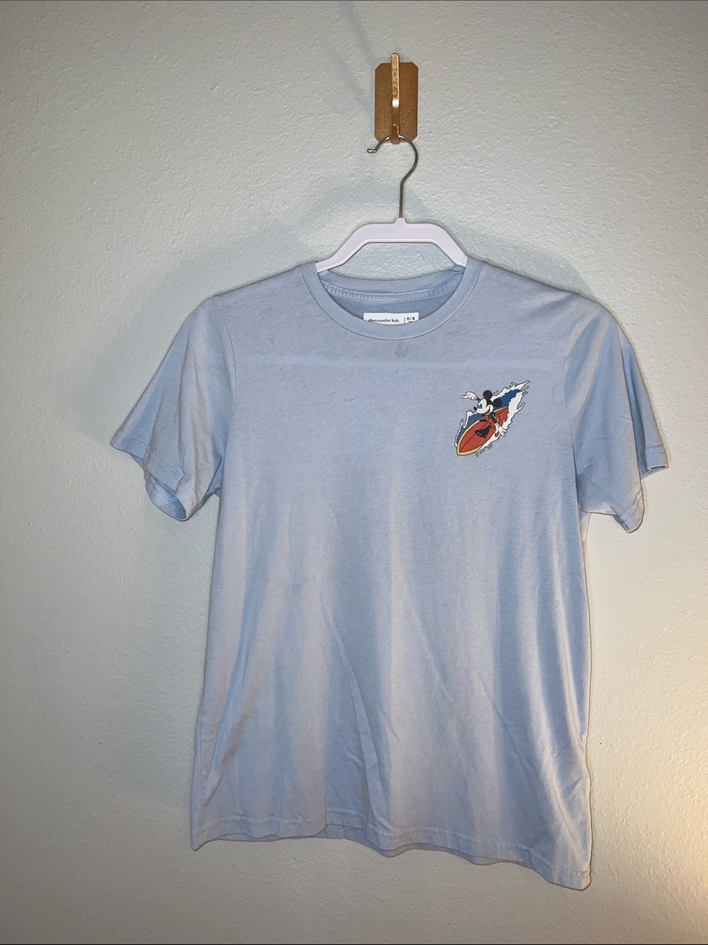 Abercrombie Kids Boy’s Mickey Surfing Tee 🏄🏻